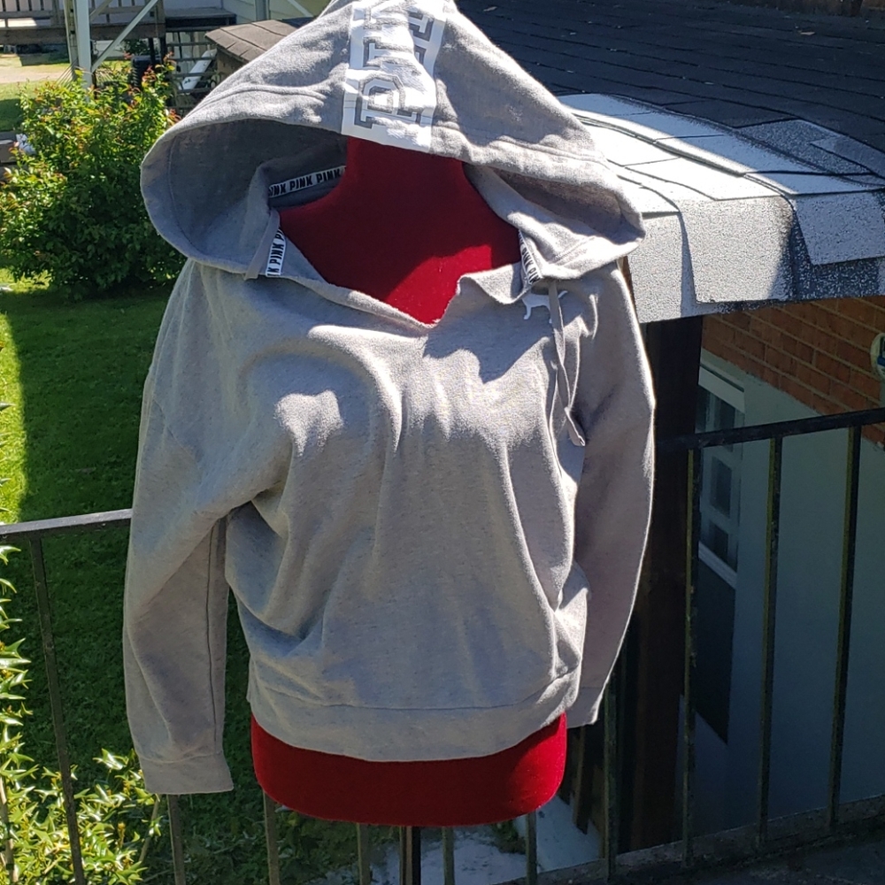 Gray PINK hooded lounge top.